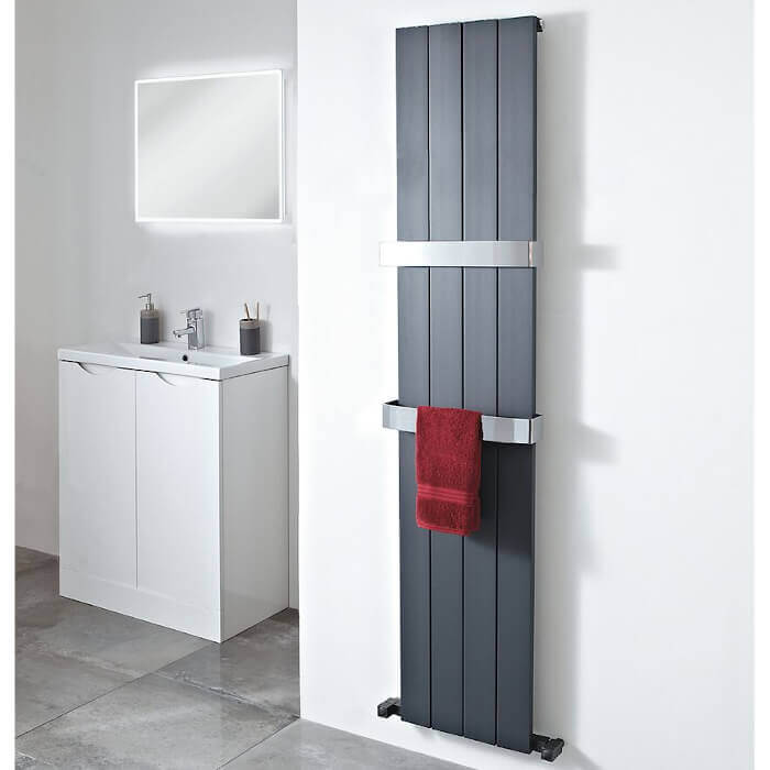 isumm™ Esse Vertical Radiators With One Towel Bar